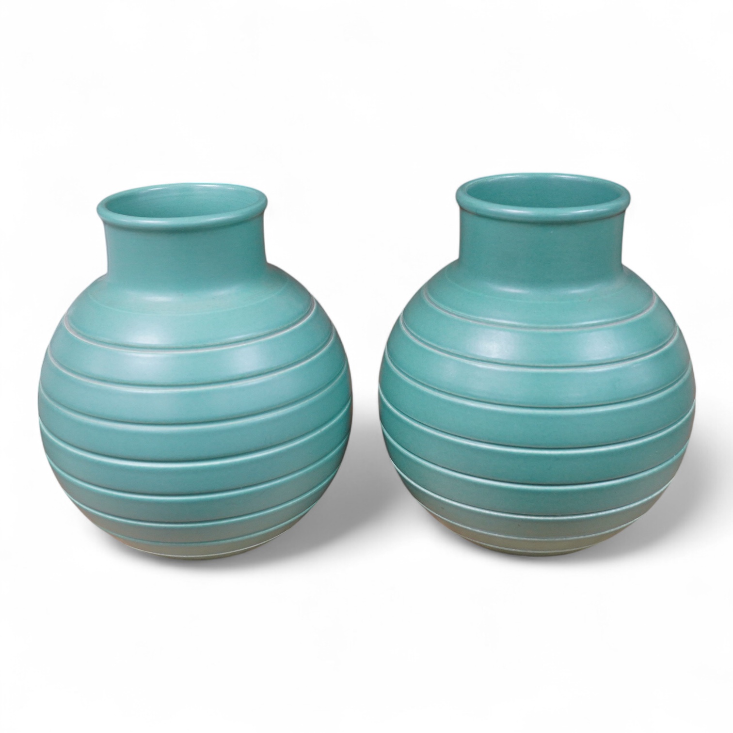 Keith Murray for Wedgwood pair of globe vases, 15.5cm